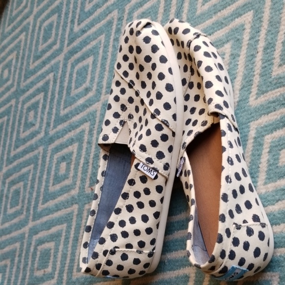 Shoes - Picture 3 of 3